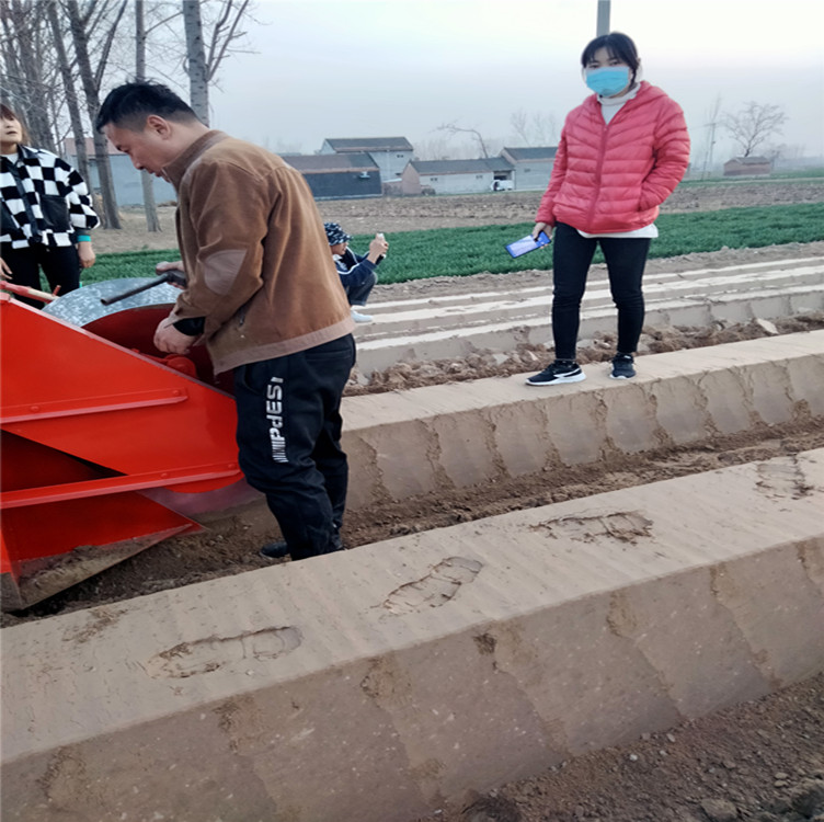 筑埂機(jī) 中間筑埂專(zhuān)用起壟機(jī) 大型筑埂機(jī)廠家定做